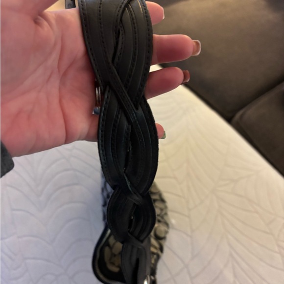 Signature Coach purse - Picture 4 of 6